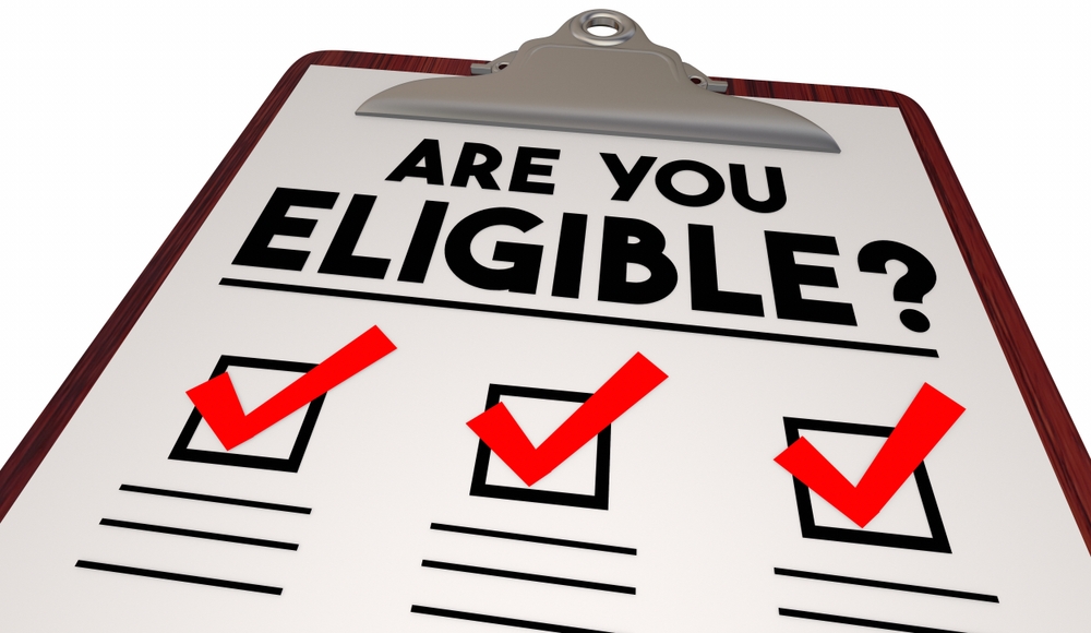 Select a house and mark it with a green check mark. Verified property, ideal housing choice, or real estate eligibility. Rental approvals, smart investments, or home buying checklists.
