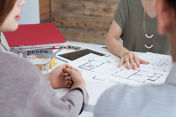 Real estate agent to explain a couple